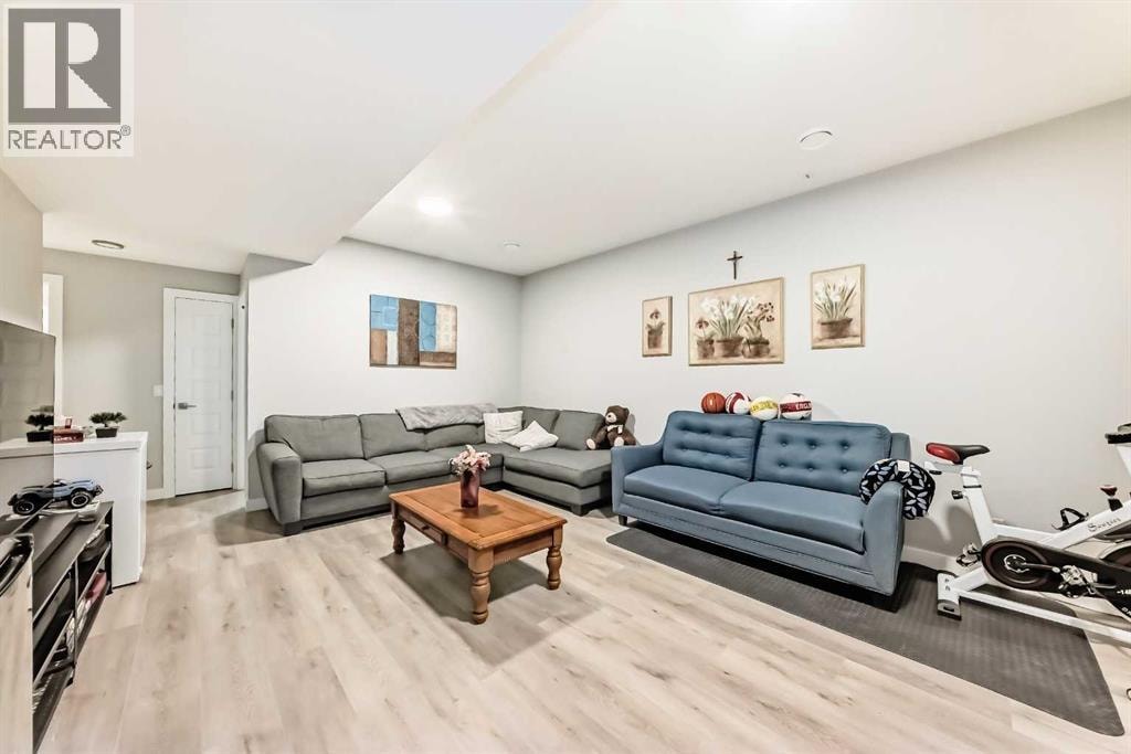 15053 37 Street SW — photo 35