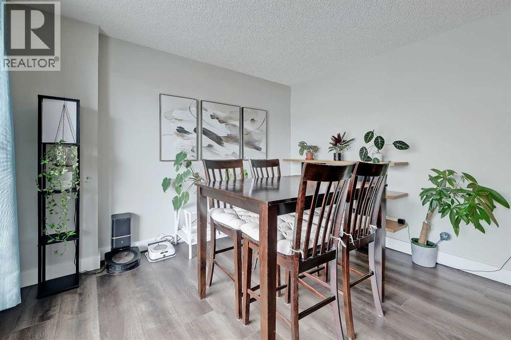708, 718 12 Avenue SW — photo 11