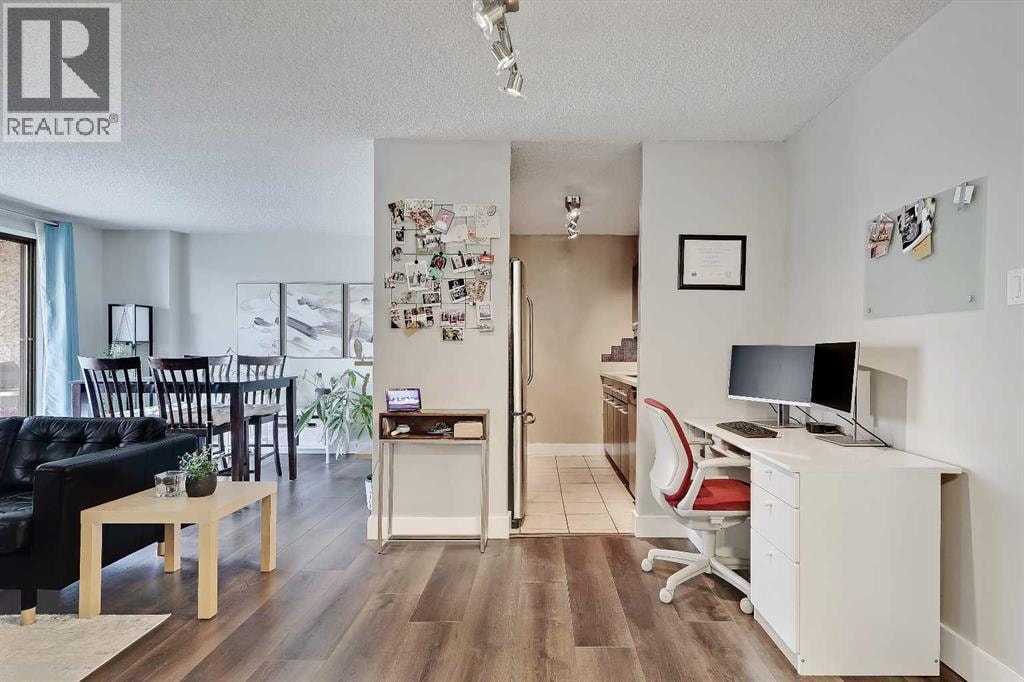 708, 718 12 Avenue SW — photo 3