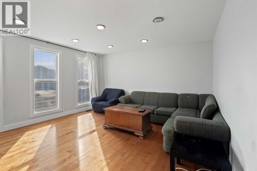 208 Woodpark Place SW — photo 8