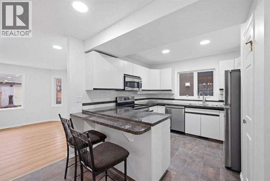 924 19 Avenue NW — photo 14