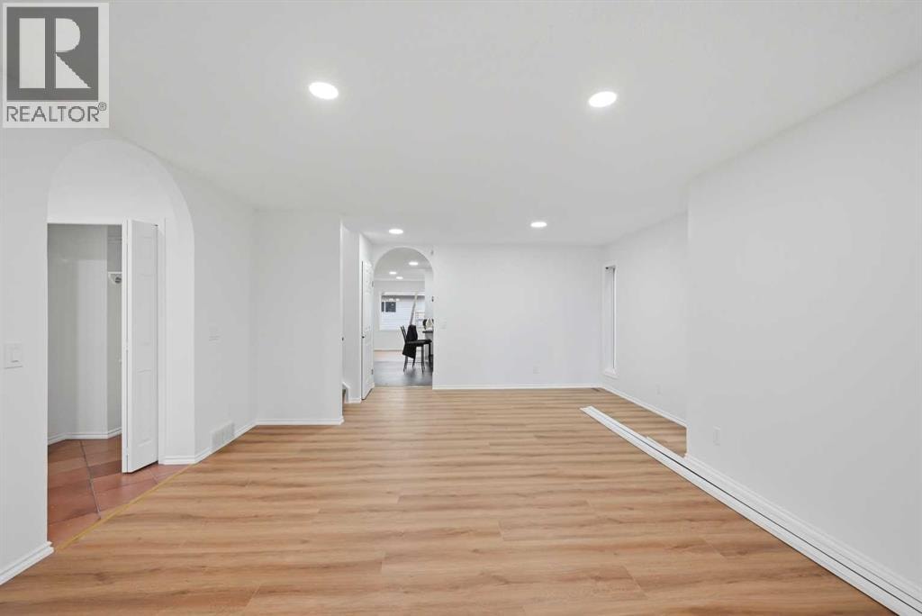 924 19 Avenue NW — photo 9