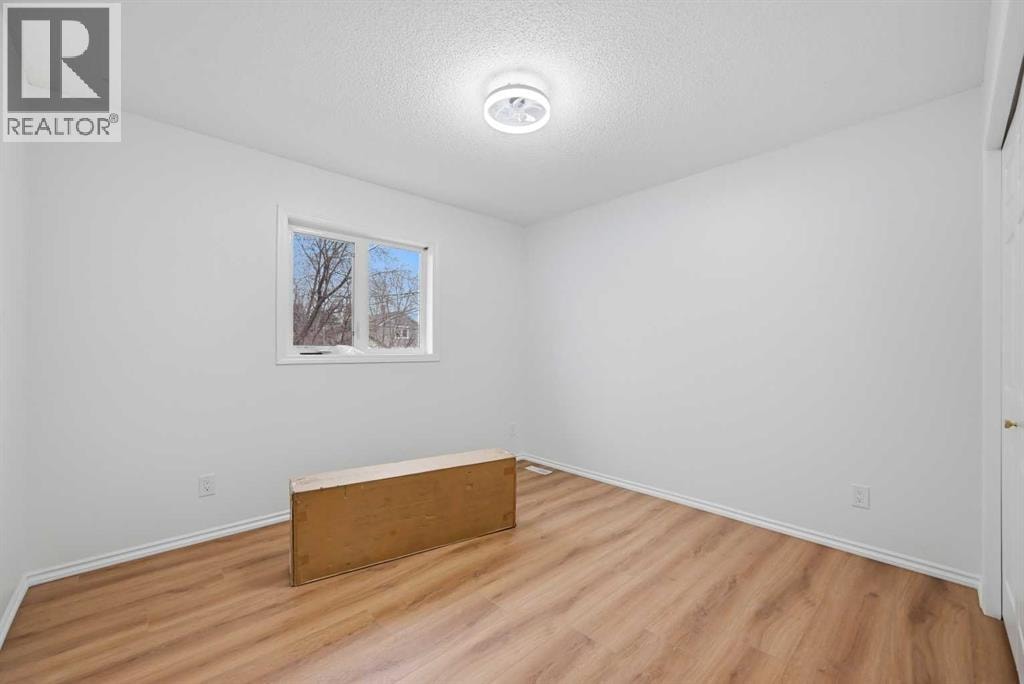 924 19 Avenue NW — photo 25