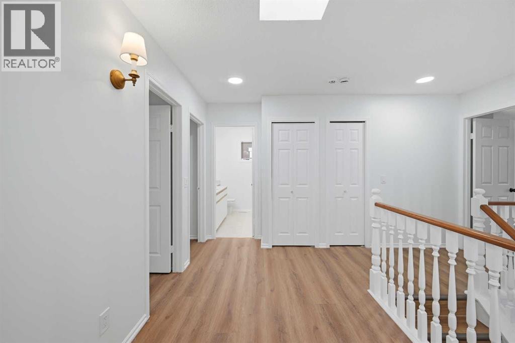 924 19 Avenue NW — photo 23