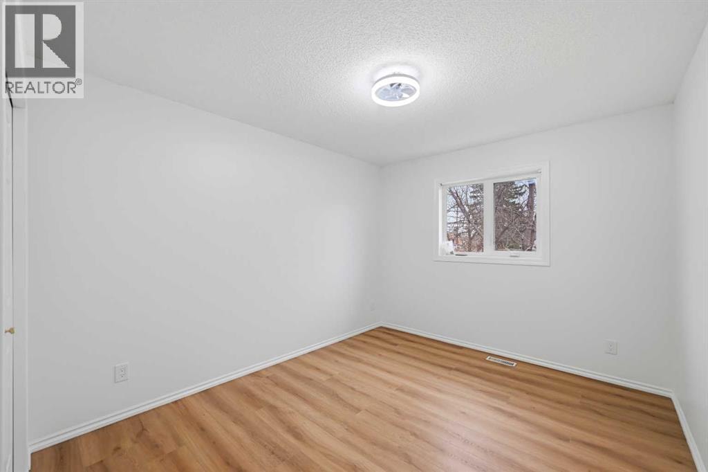 924 19 Avenue NW — photo 28
