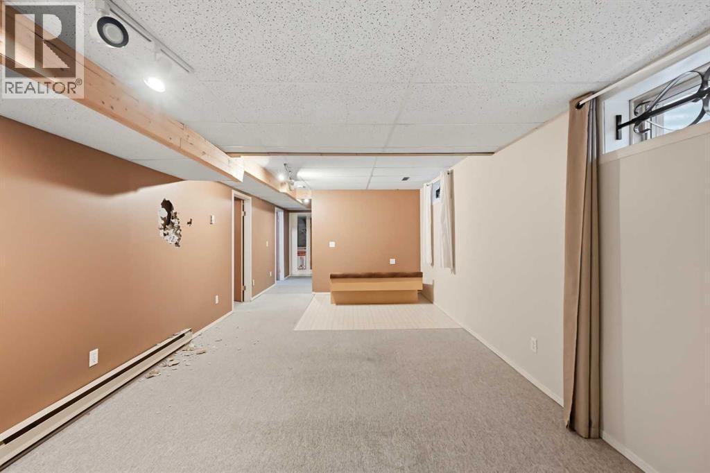 924 19 Avenue NW — photo 38