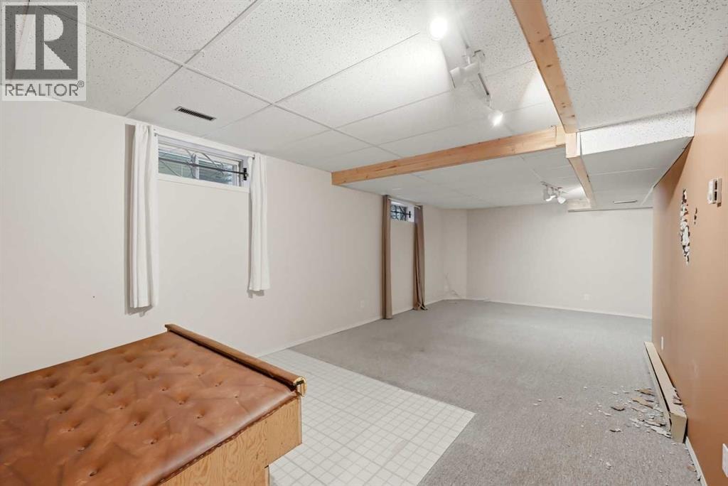 924 19 Avenue NW — photo 37