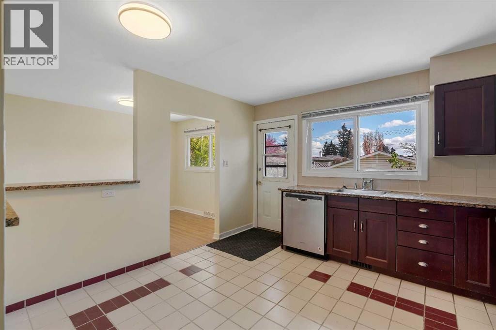 8432 Elbow Drive SW — photo 10