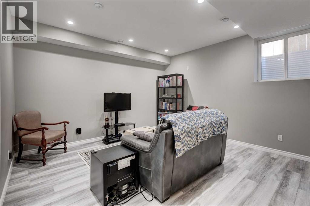255 Riviera Way — photo 23
