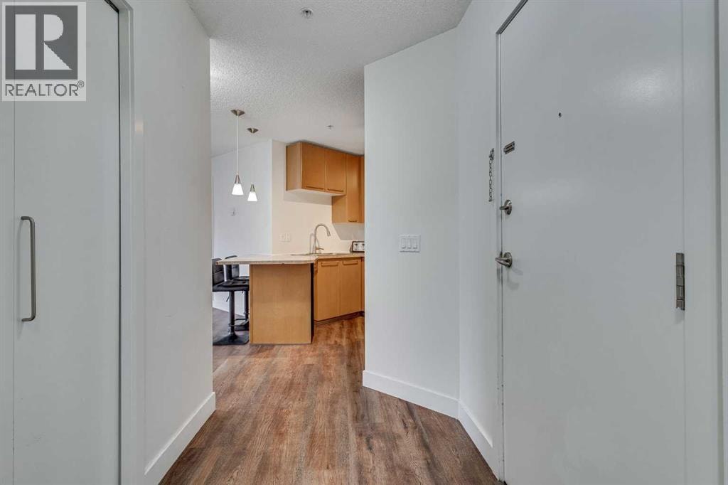 113, 35 Richard Court SW — photo 6