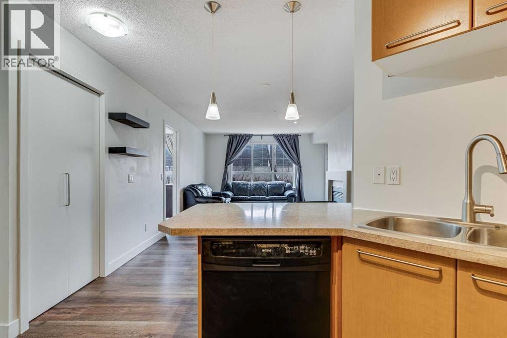 113, 35 Richard Court SW — photo 12