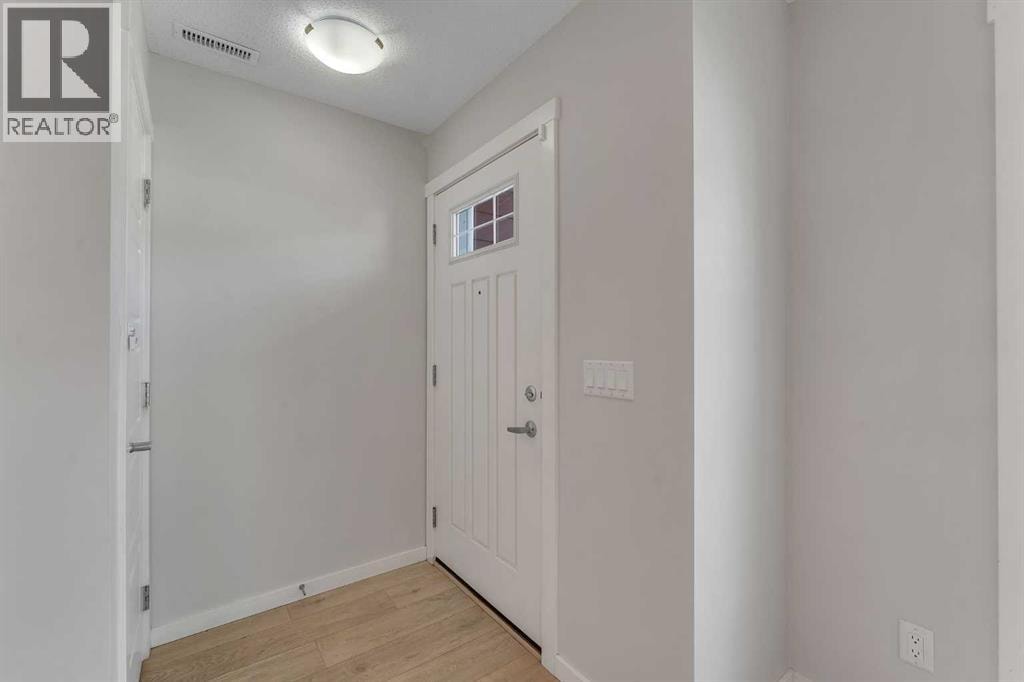 616 Cranford Mews SE — photo 4