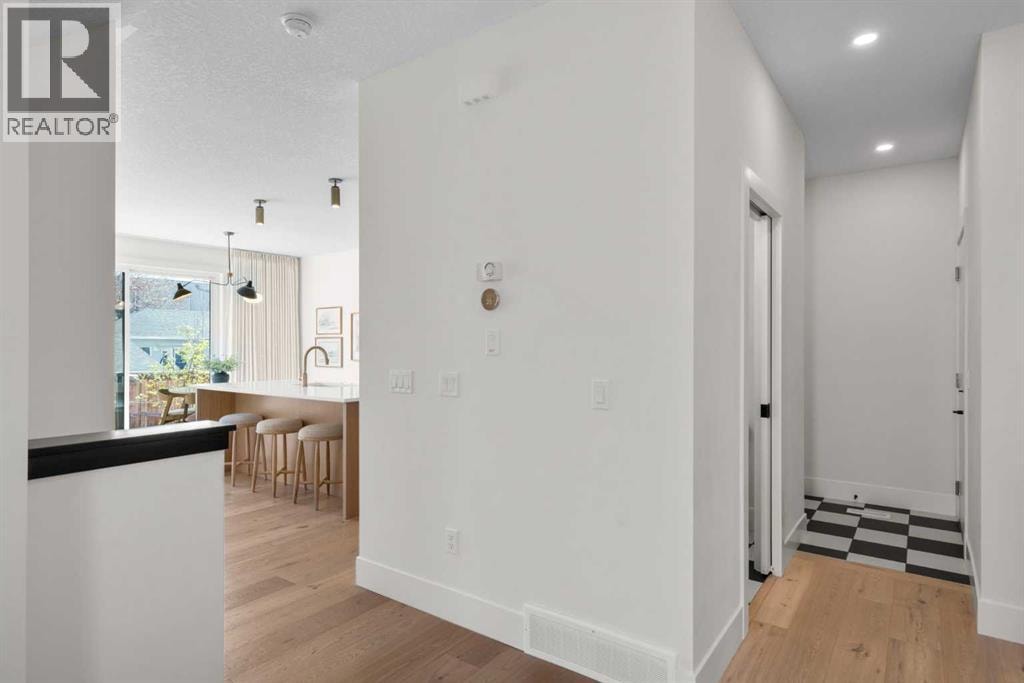 2853 14 Avenue SW — photo 3