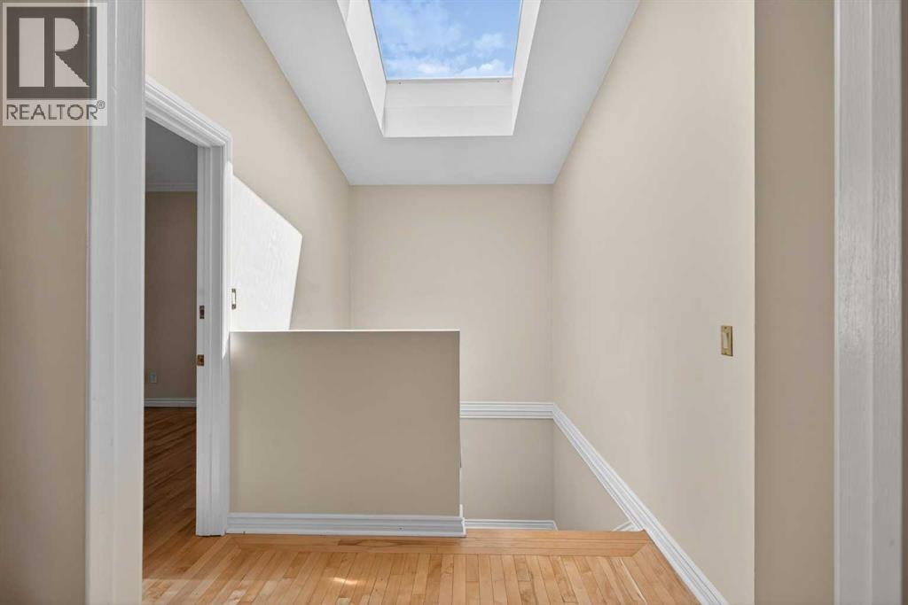 2011 6 Avenue NW — photo 19