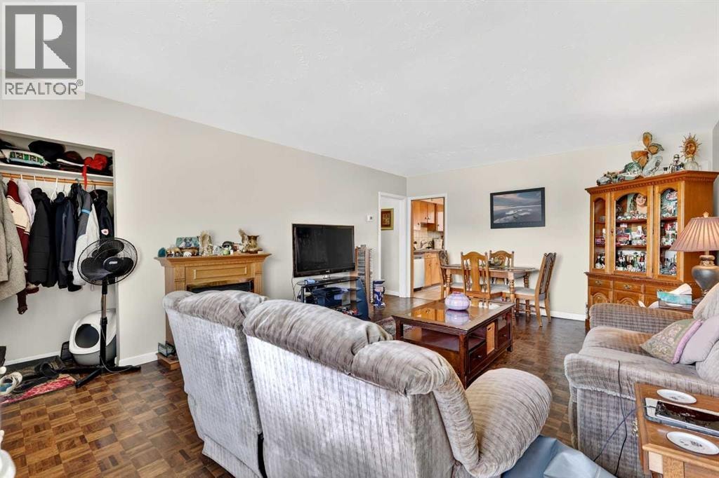 301 46 Avenue SW — photo 28