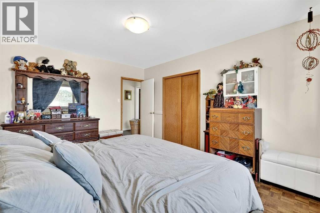 301 46 Avenue SW — photo 39