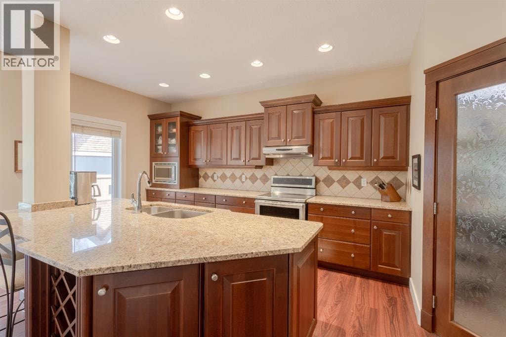 11 Tuscany Glen Green NW — photo 15