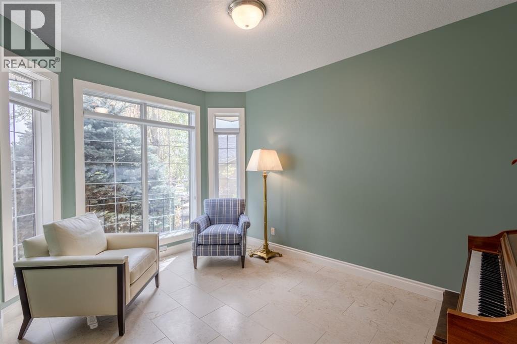 11 Tuscany Glen Green NW — photo 6