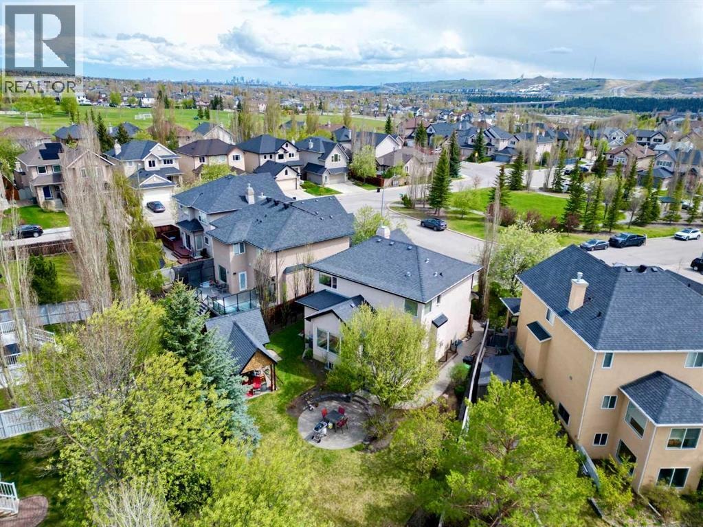 11 Tuscany Glen Green NW — photo 32