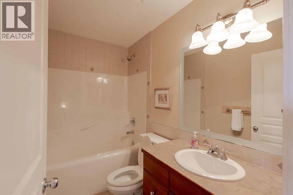 11 Tuscany Glen Green NW — photo 26