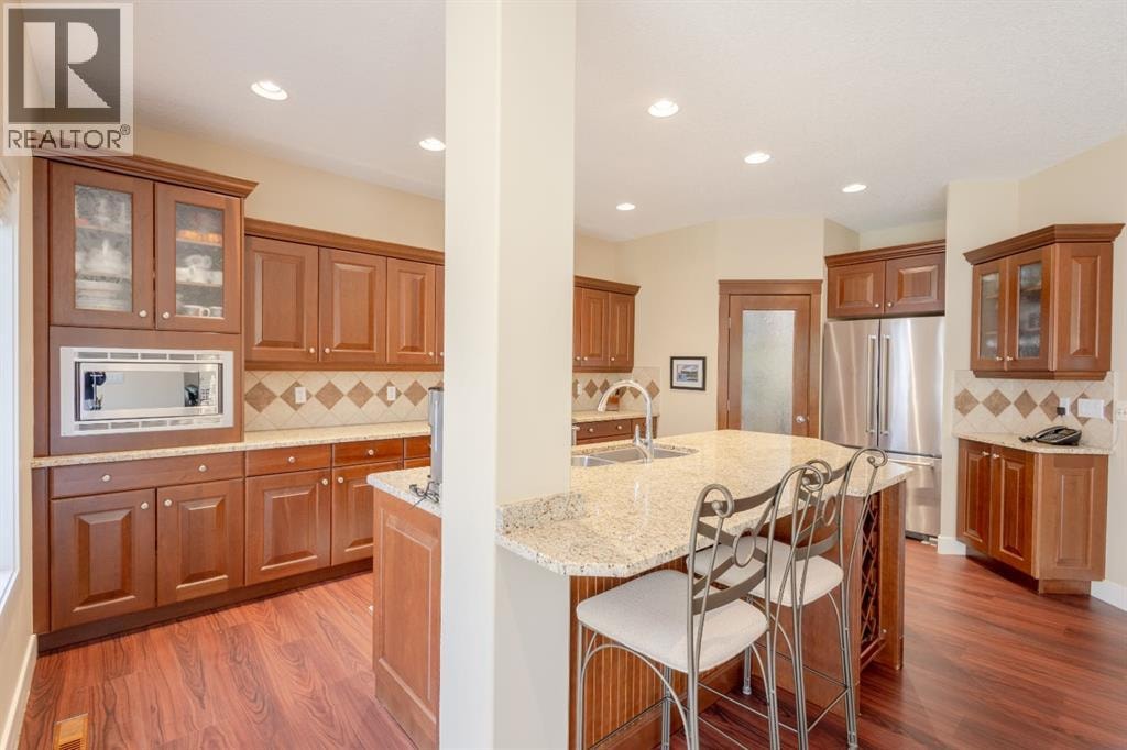 11 Tuscany Glen Green NW — photo 13