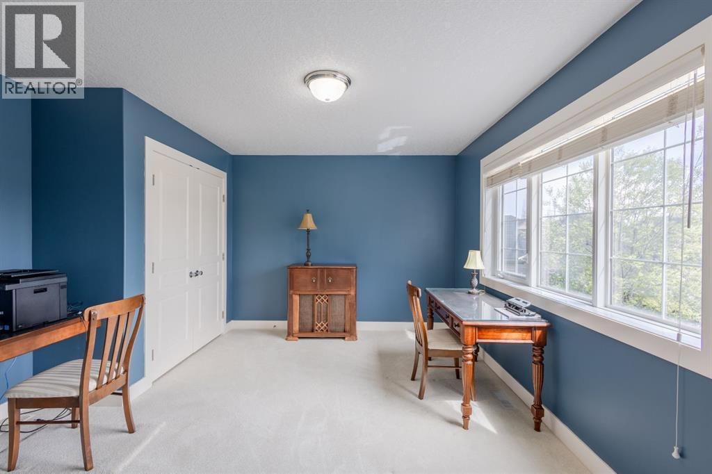 11 Tuscany Glen Green NW — photo 24