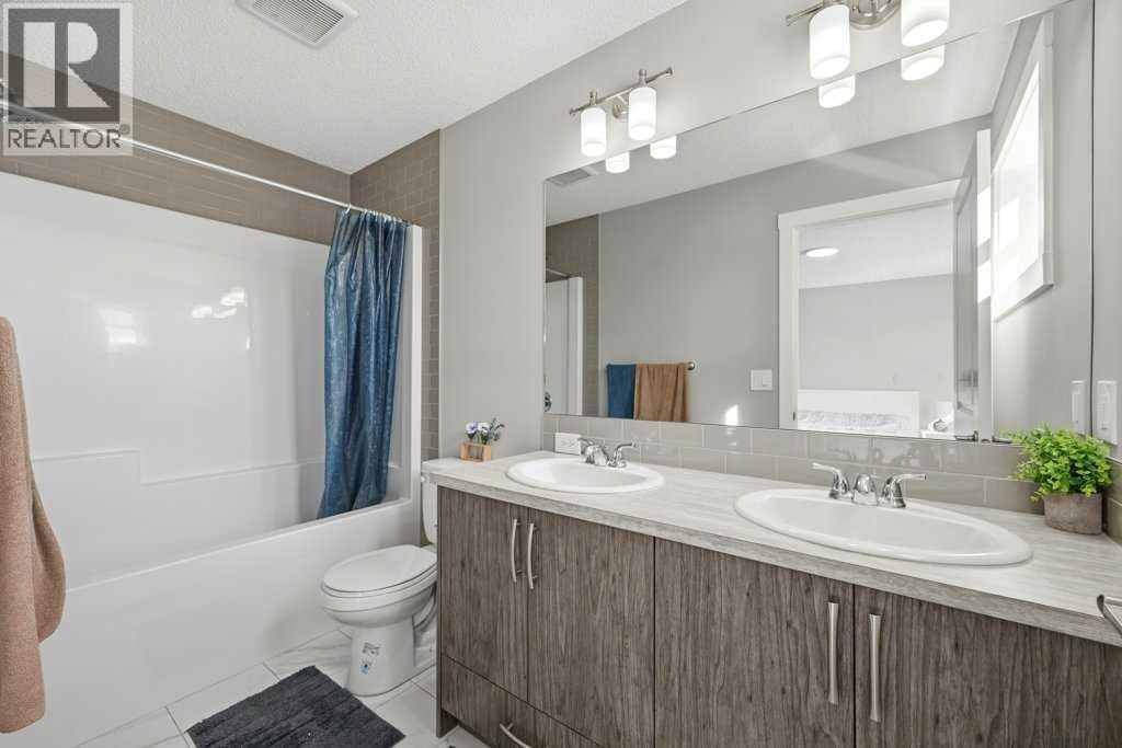 75 Howse Crescent NE — photo 23