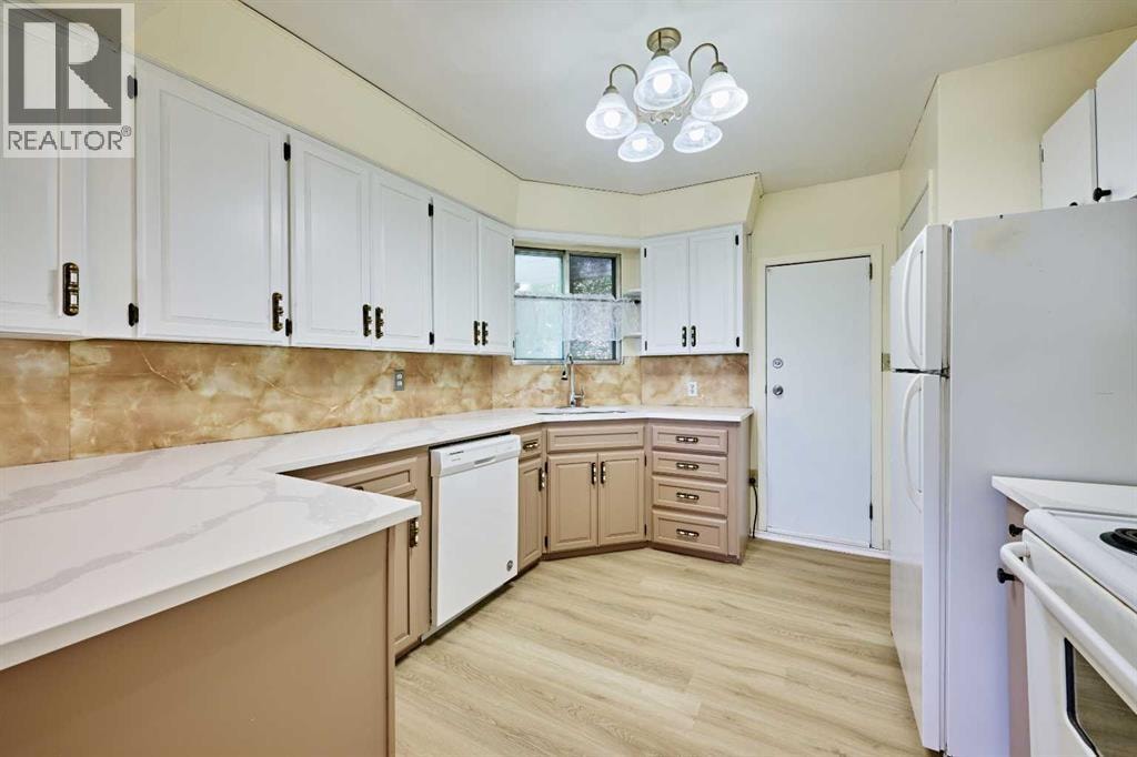 28 CORNELL Place NW — photo 10