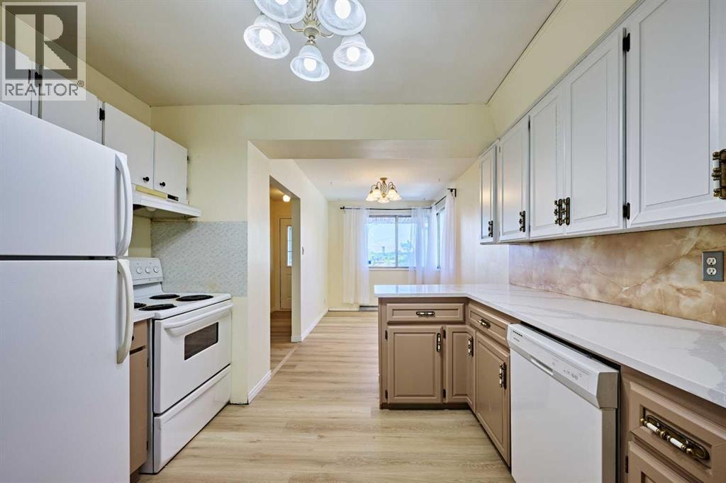28 CORNELL Place NW — photo 12