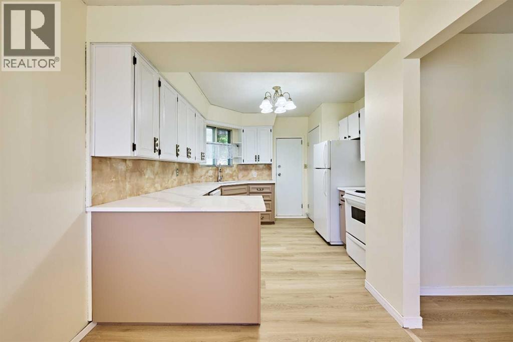 28 CORNELL Place NW — photo 8