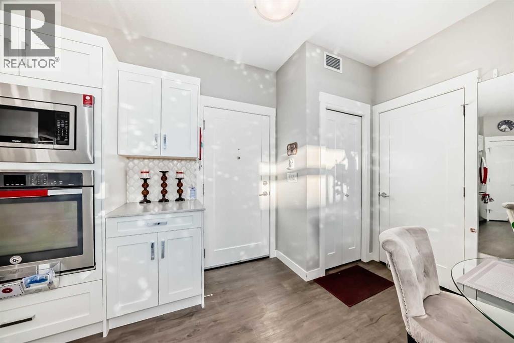 405, 10 Walgrove Walk SE — photo 4