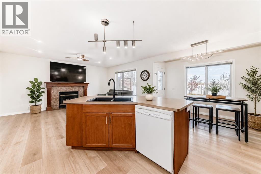 214 Coville Circle NE — photo 4