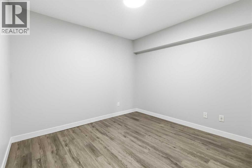 2210, 95 Burma Star Road SW — photo 24