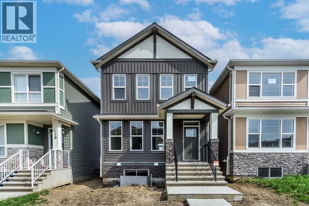 115 Huxland Road NE — photo 1