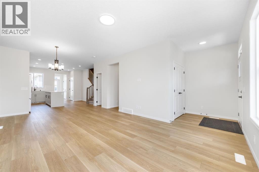 115 Huxland Road NE — photo 8