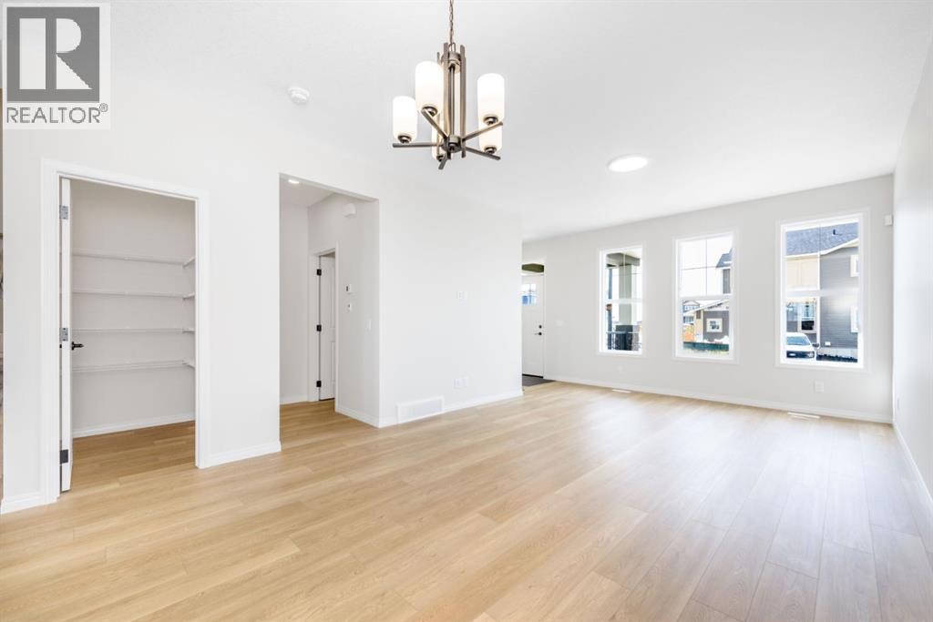 115 Huxland Road NE — photo 9