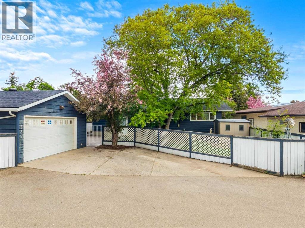 235 Lake Rosen Crescent SE — photo 45