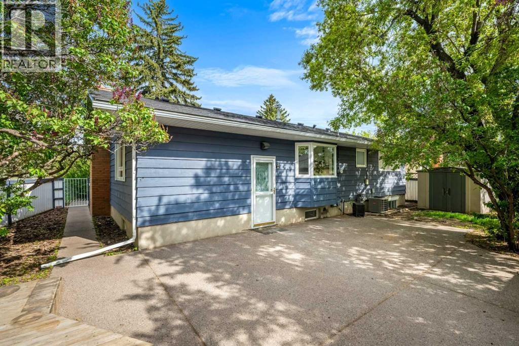 235 Lake Rosen Crescent SE — photo 41