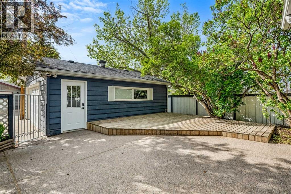 235 Lake Rosen Crescent SE — photo 42