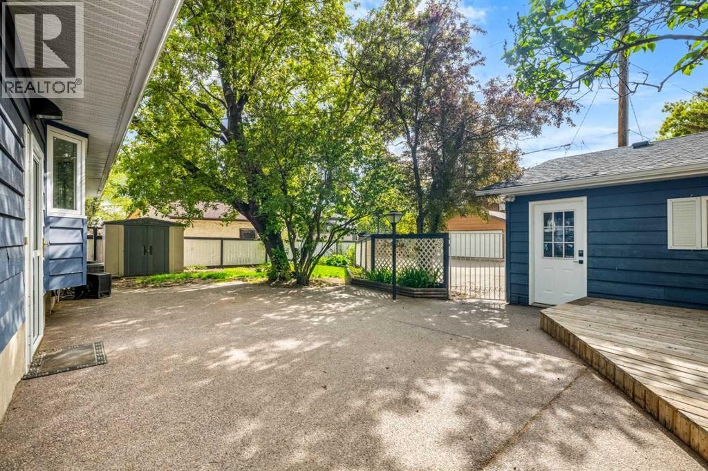 235 Lake Rosen Crescent SE — photo 43