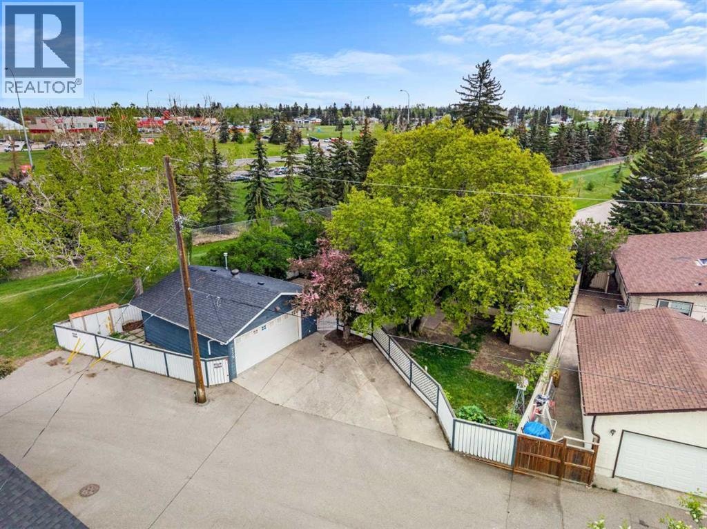 235 Lake Rosen Crescent SE — photo 47