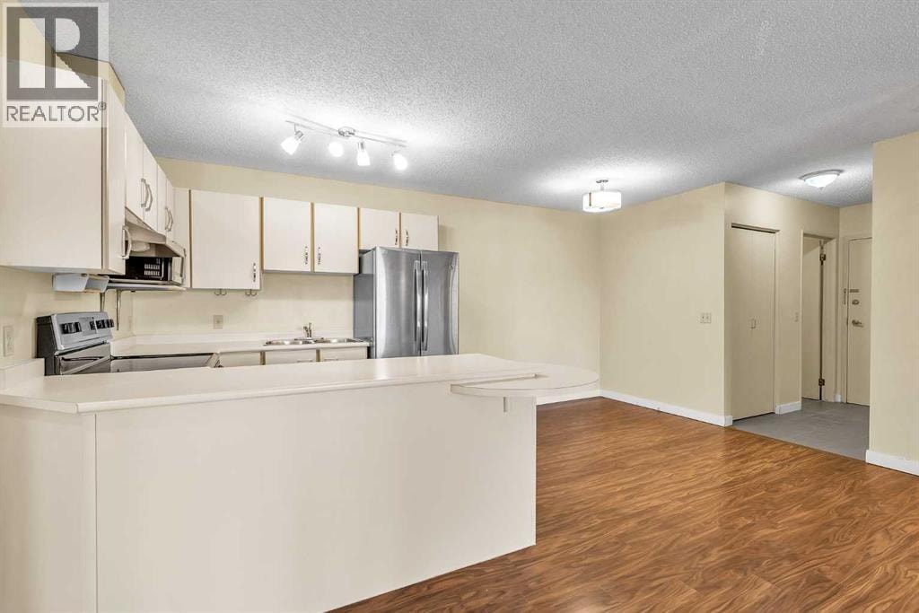 1332, 1332 Edenwold Heights NW — photo 15