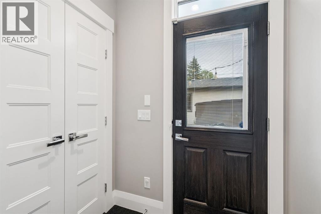 3302 39 Street SW — photo 15
