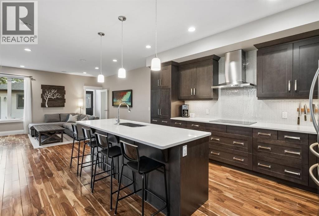 3302 39 Street SW — photo 11