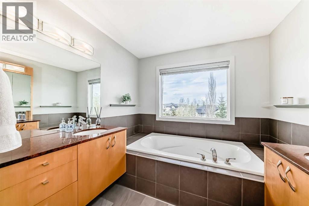 11 Cresthaven Bay SW — photo 29
