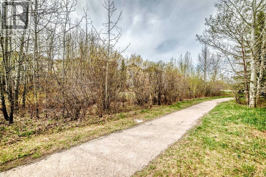 11 Cresthaven Bay SW — photo 48