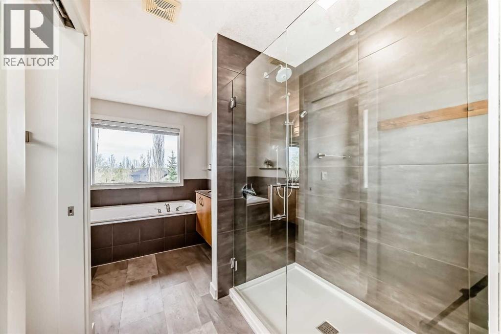 11 Cresthaven Bay SW — photo 28