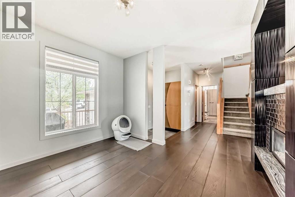 11 Cresthaven Bay SW — photo 3