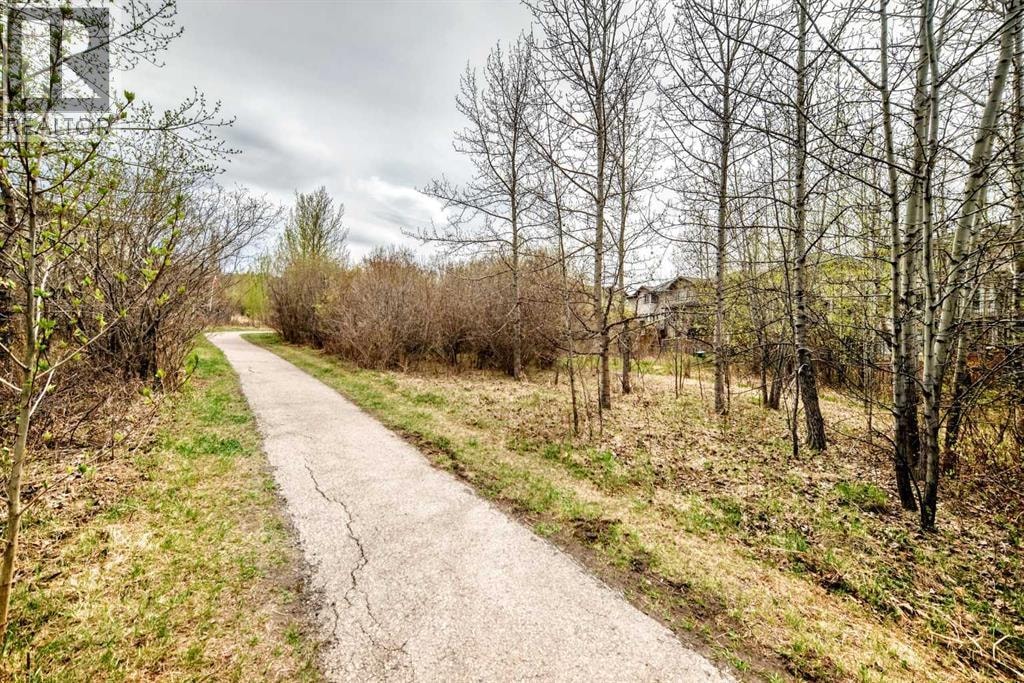 11 Cresthaven Bay SW — photo 49