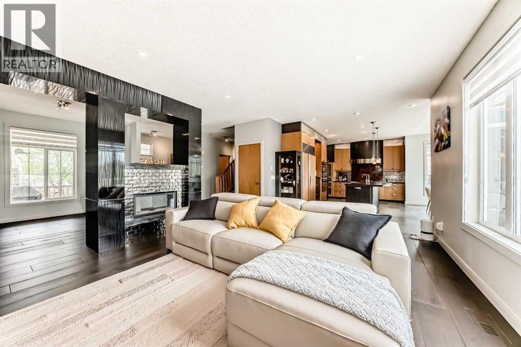 11 Cresthaven Bay SW — photo 8